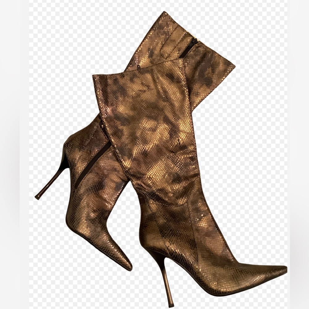 Guess Brand metallic snake heeled boots 9.5
